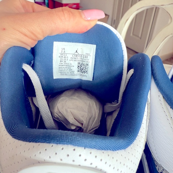 Air Jordan 3 Retro - Picture 1 of 5